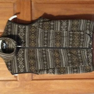 Lena woman's size L fleece zip up vest